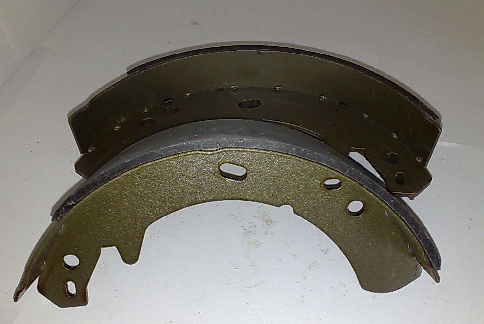 Land Rover Defender/Discovery/Range Rover/Perentie Handbrake Shoe Set ...